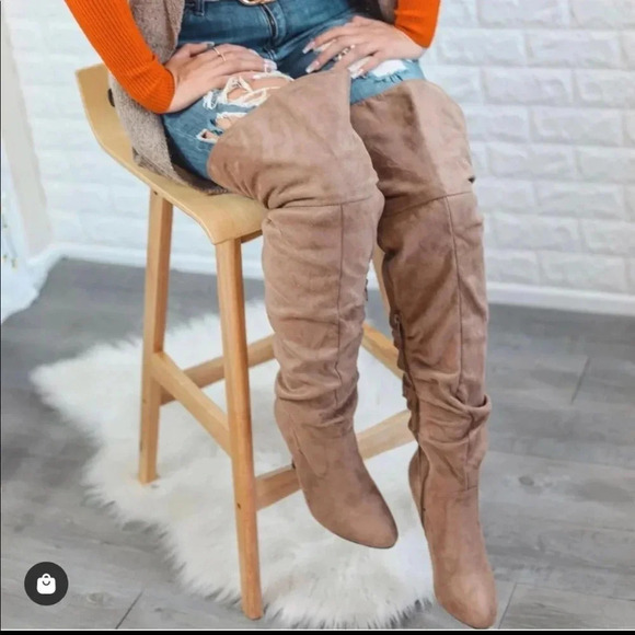 Knee high thigh high boots - Picture 8 of 9